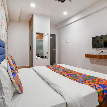 Fabhotel The Valentine - Udhna Road Σουράτ Εξωτερικό φωτογραφία
