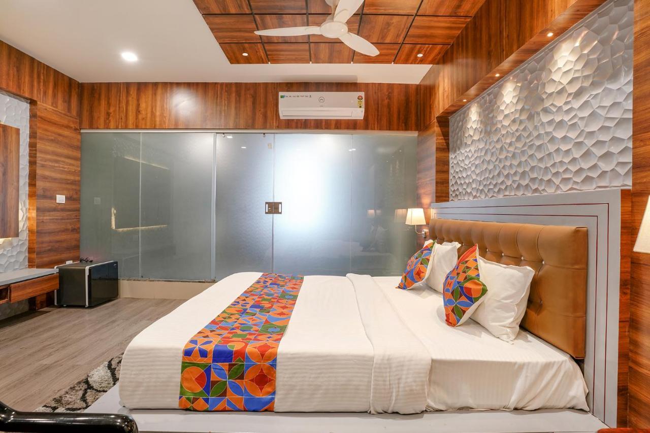 Fabhotel The Valentine - Udhna Road Σουράτ Εξωτερικό φωτογραφία