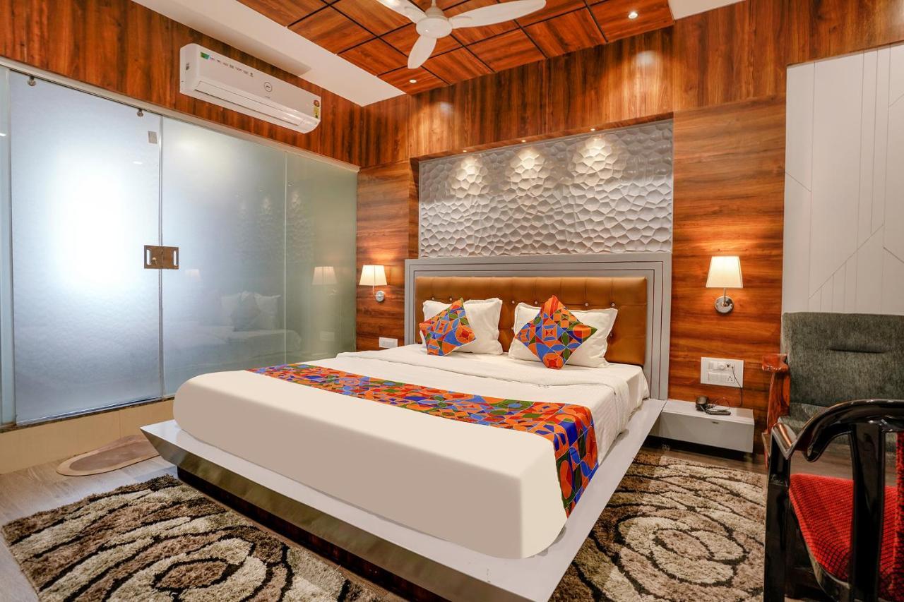 Fabhotel The Valentine - Udhna Road Σουράτ Εξωτερικό φωτογραφία