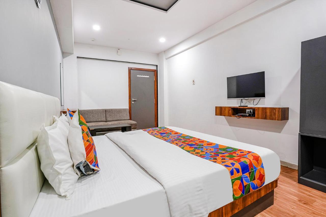 Fabhotel The Valentine - Udhna Road Σουράτ Εξωτερικό φωτογραφία