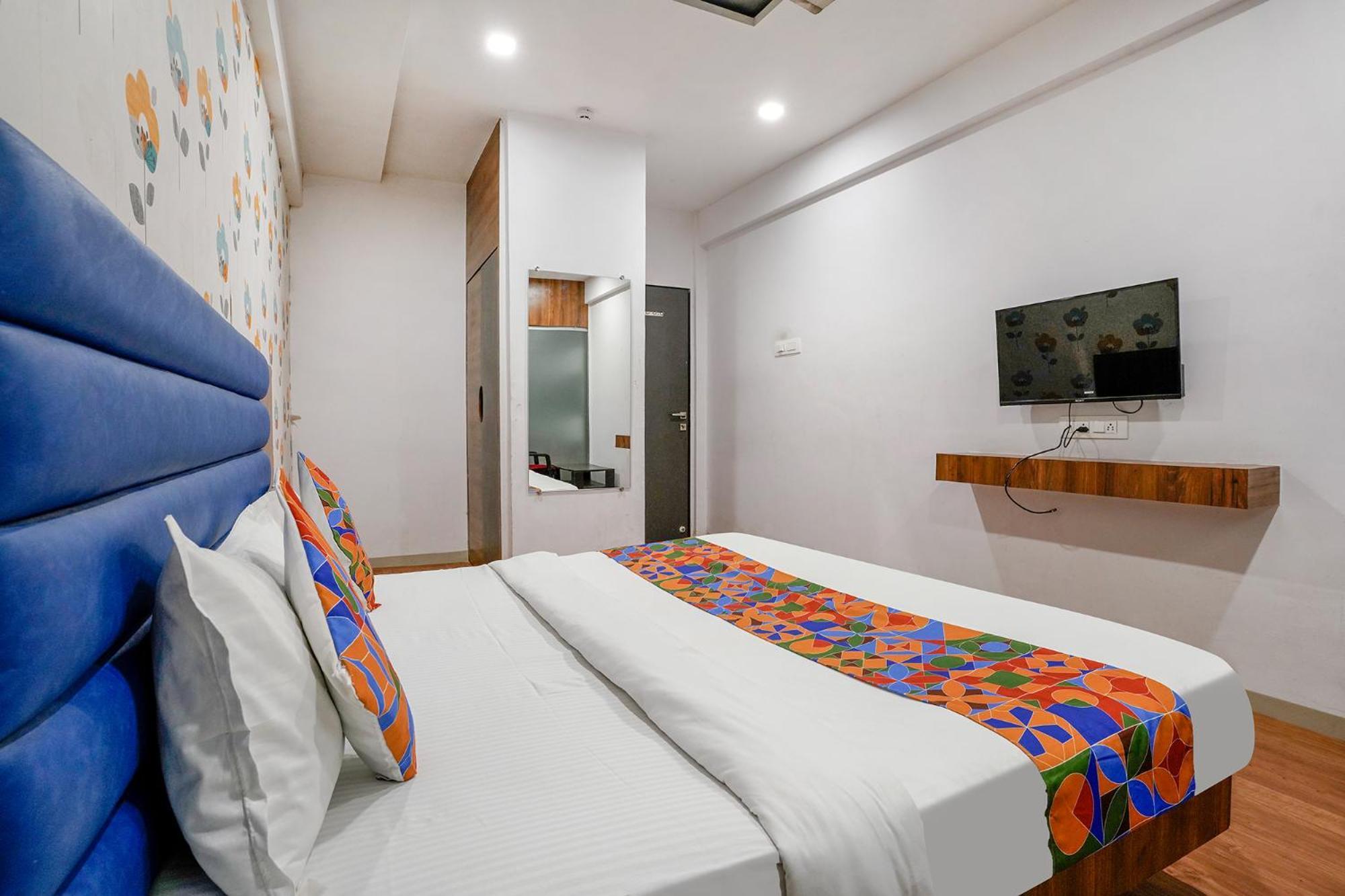 Fabhotel The Valentine - Udhna Road Σουράτ Εξωτερικό φωτογραφία