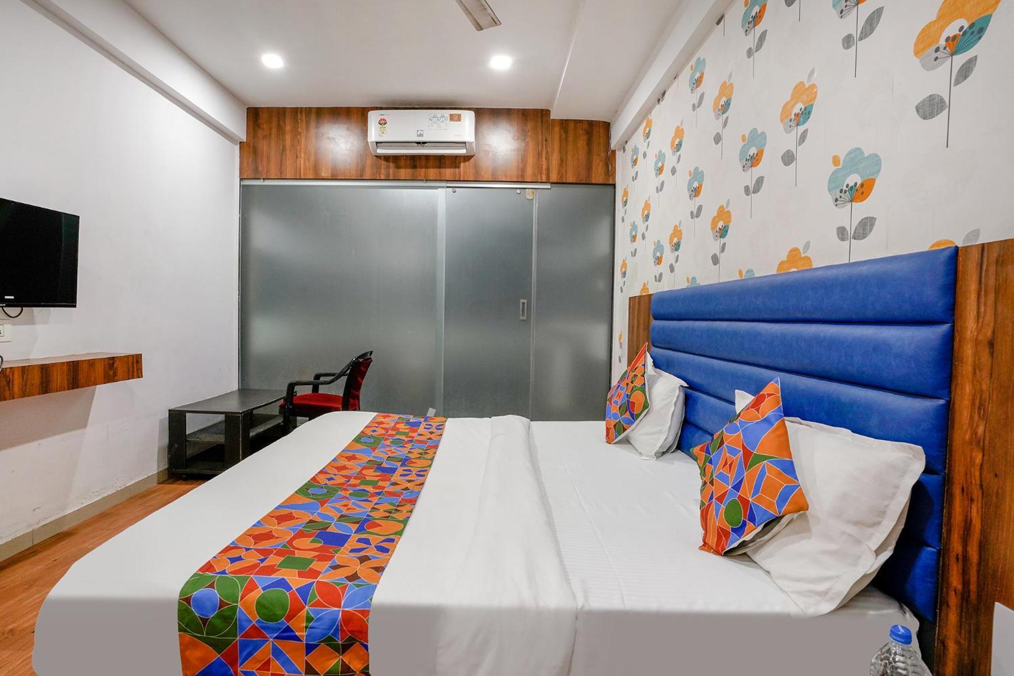 Fabhotel The Valentine - Udhna Road Σουράτ Εξωτερικό φωτογραφία