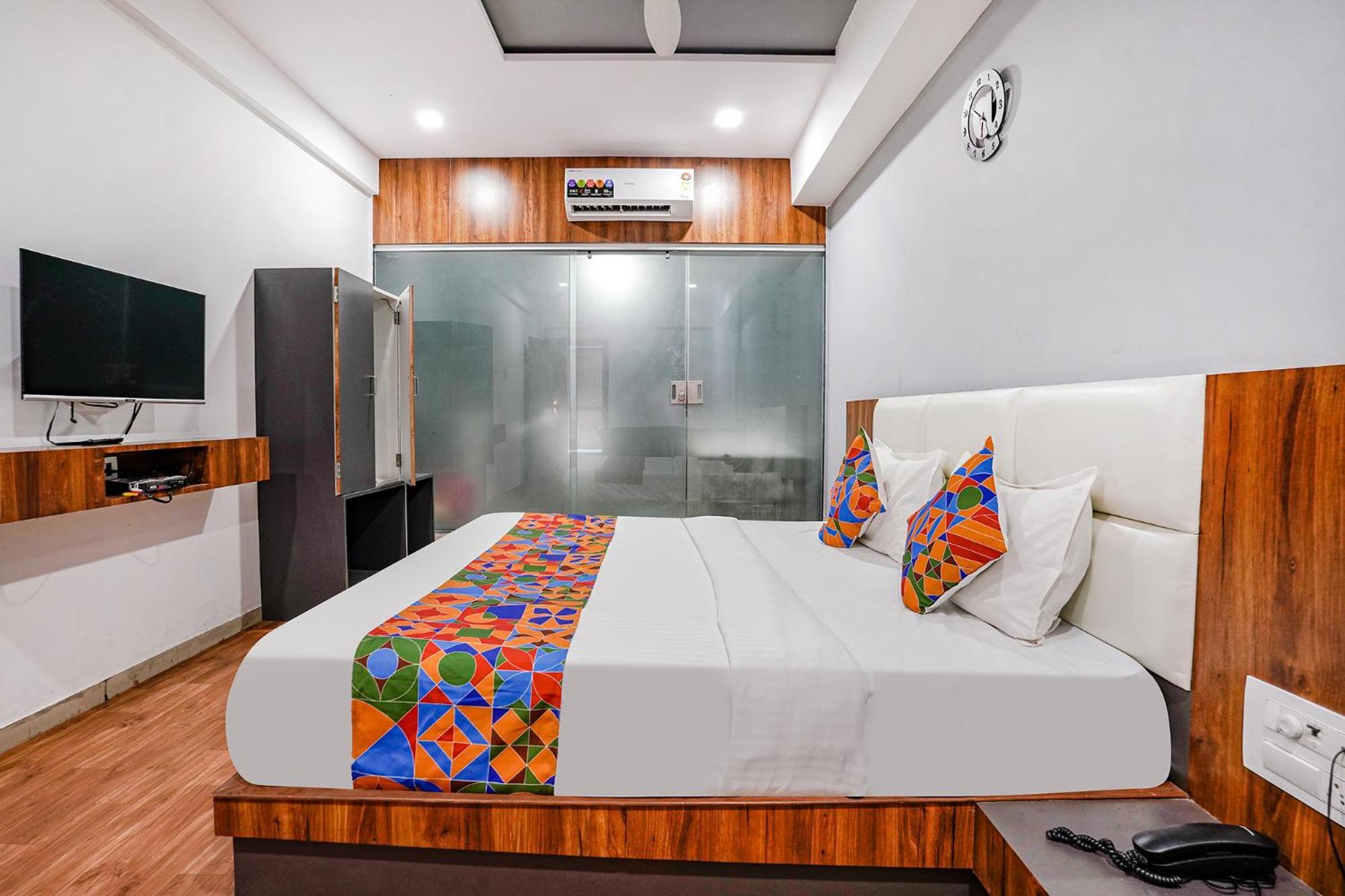 Fabhotel The Valentine - Udhna Road Σουράτ Εξωτερικό φωτογραφία